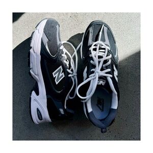 New Balance 530 Sneakers.